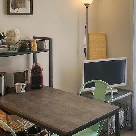 1 Bedroom In Διαμέρισμα *